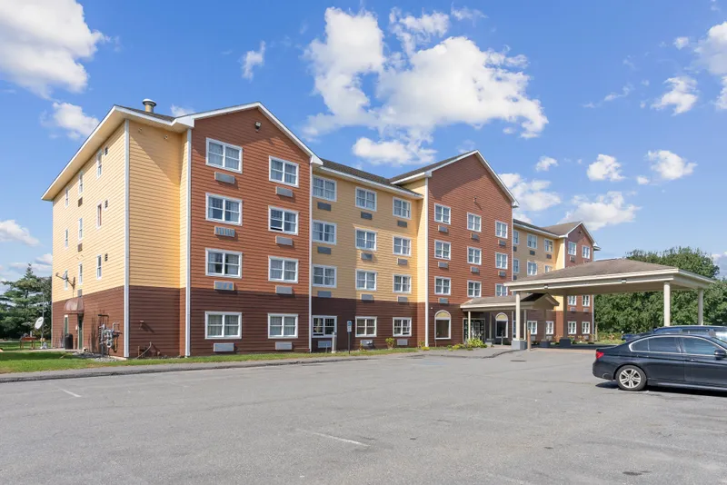 Saco Bay Hotel exterior building in Saco Maine